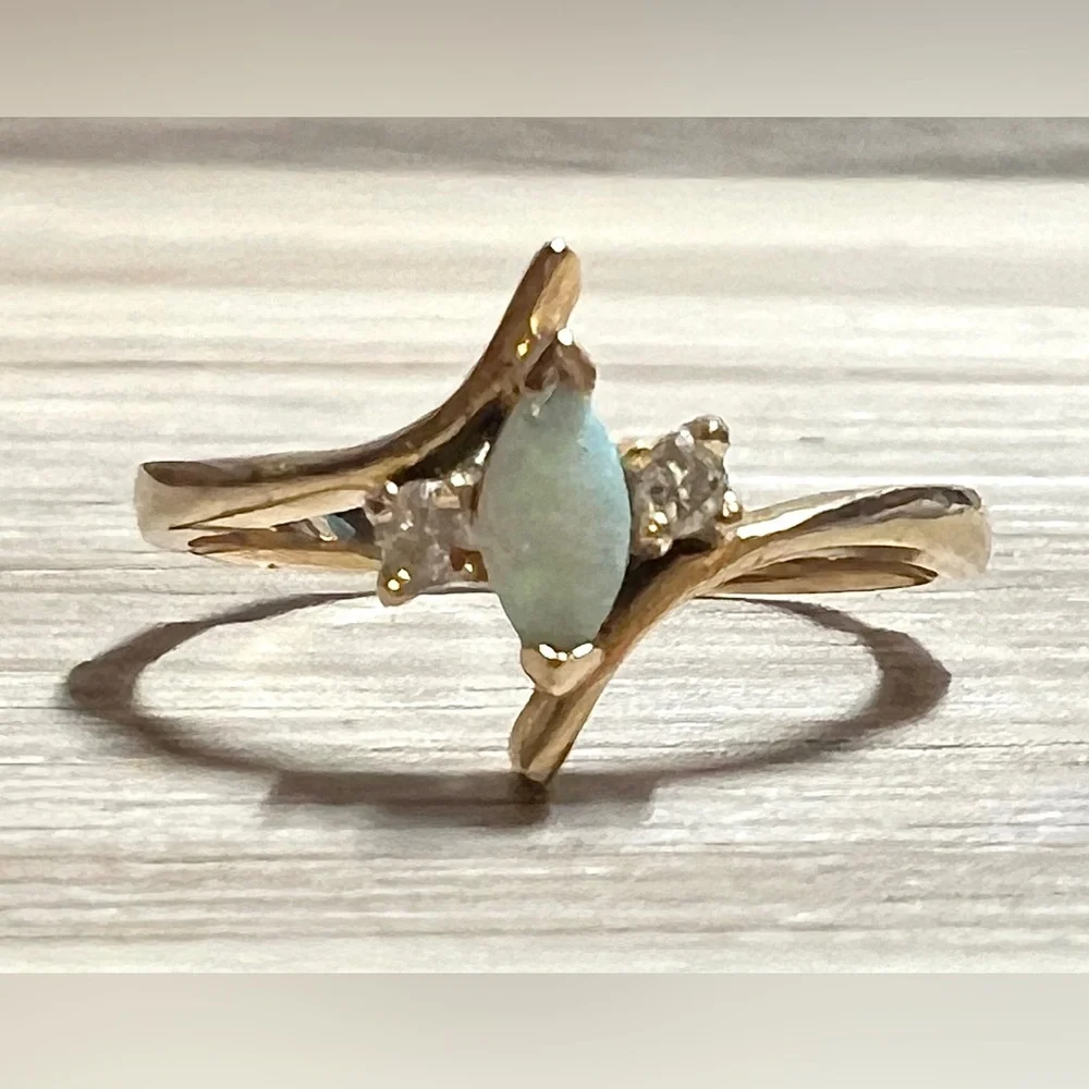 Antique Designer Signed 14KP Yellow Gold Opal & Diamond Ring, Size 6, 1.93g